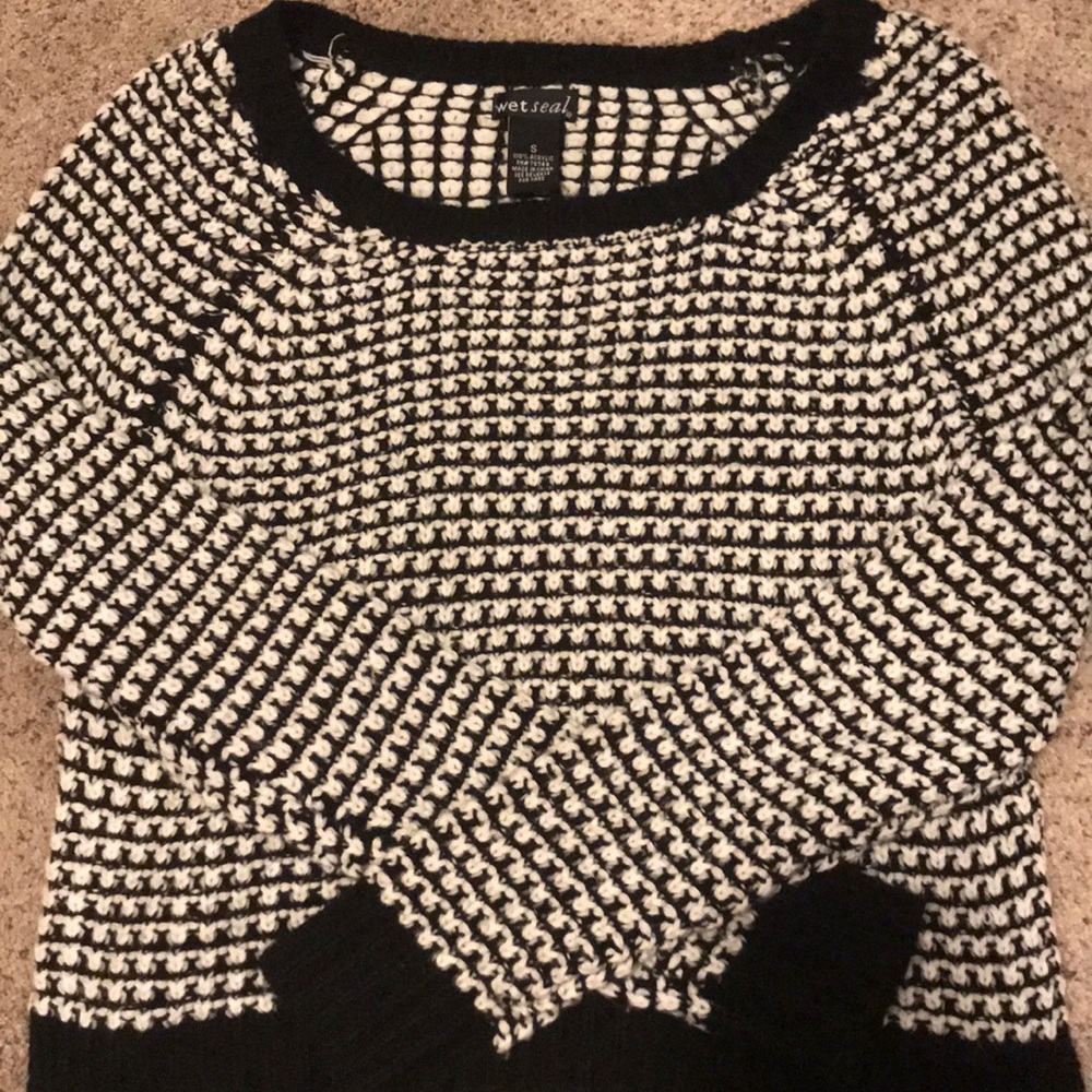 Wet Seal Black & White Sweater